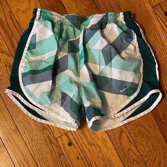 Nike green geometric and neon yellow 2 pack Dri-FIT Tempo Running Shorts - Picture 2 of 8